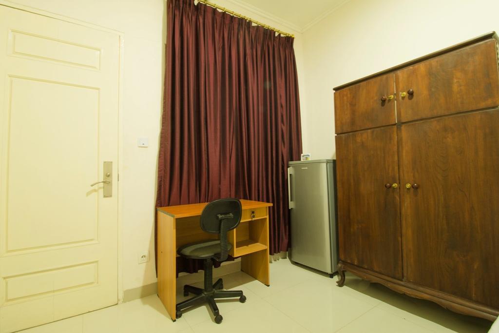 Reddoorz Near Taman Puring 2*