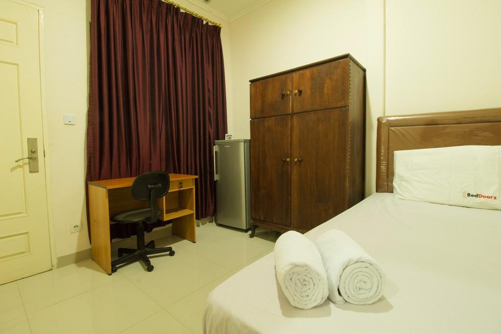 Reddoorz Near Taman Puring Guest house 2*