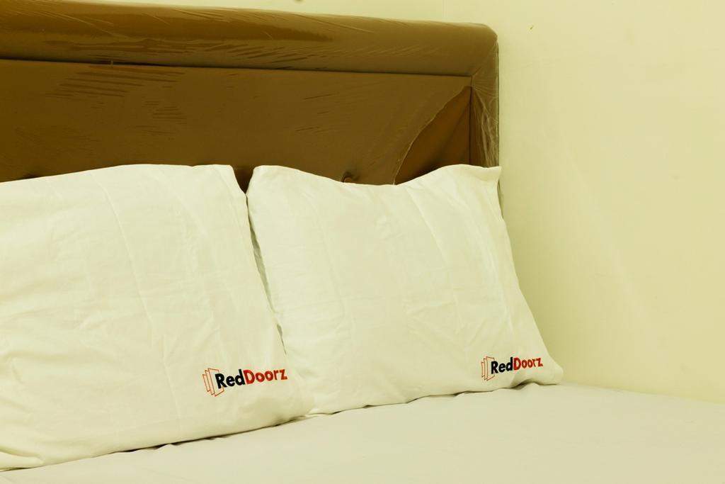 Guest house Reddoorz Near Taman Puring 2*