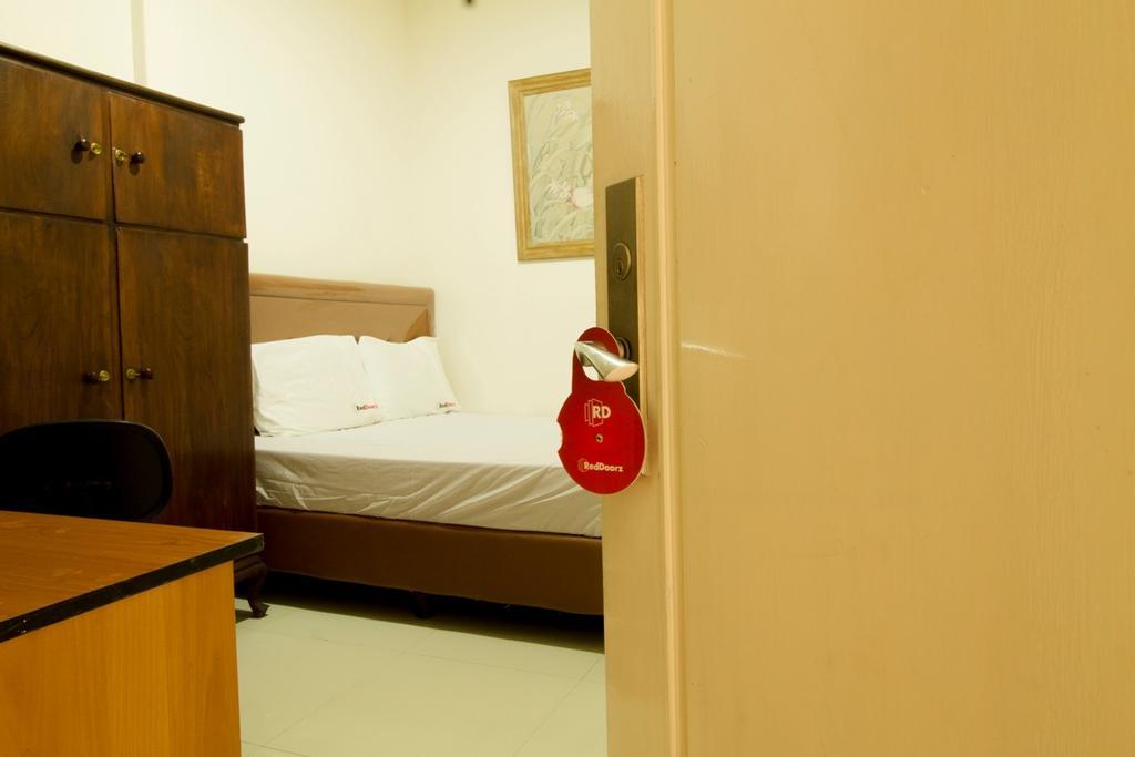 Reddoorz Near Taman Puring 2* Jakarta